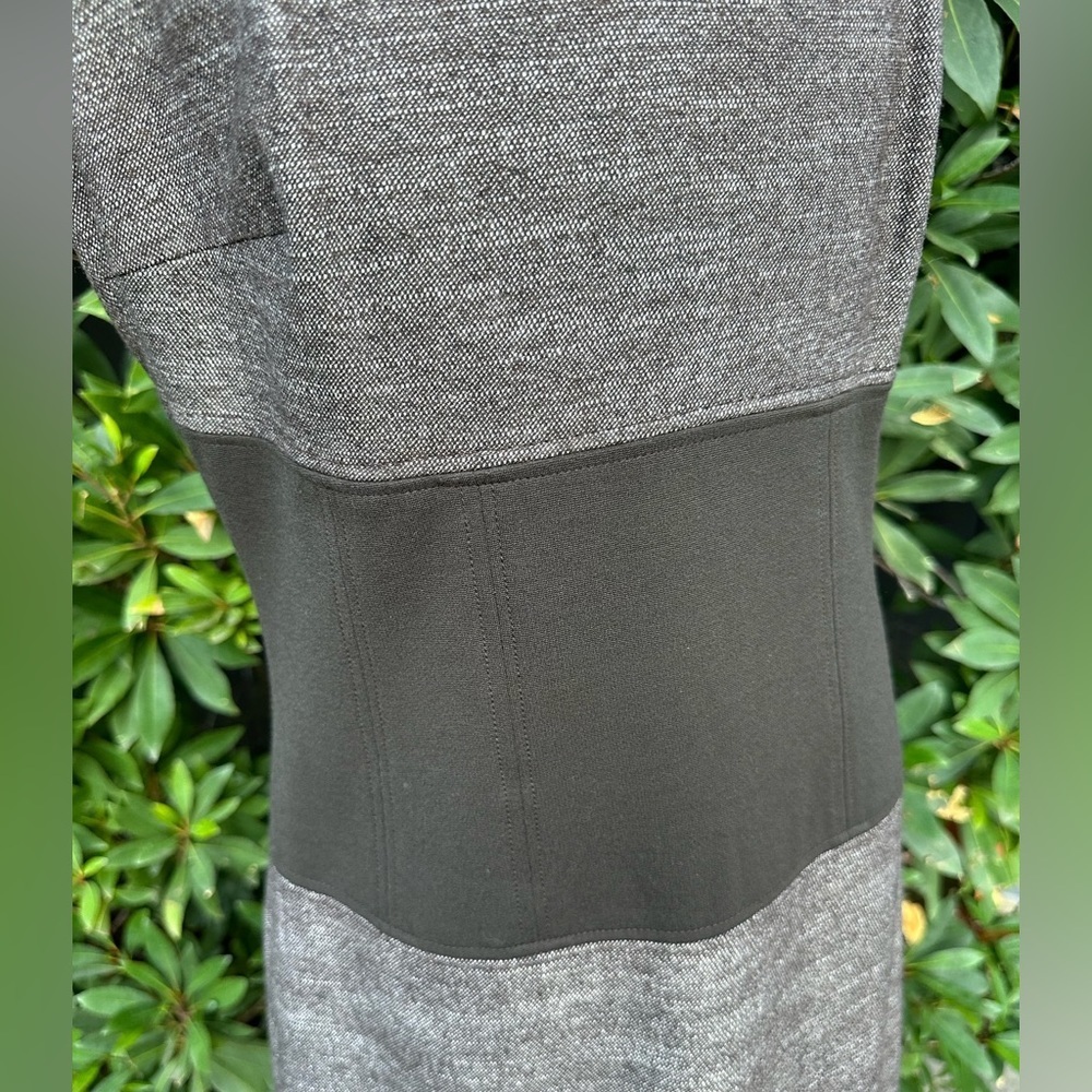 Rene Lezard Sleeveless Sheath Dress - size 2 US / size 34 EU - Picture 2 of 6